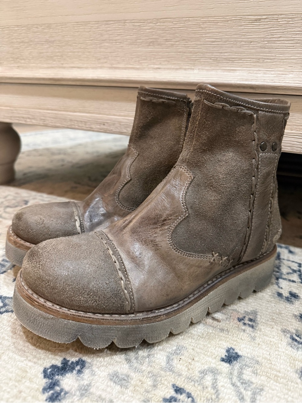 Bed Stu Lea Women’s Gray Leather Zipper Casual Dress Boots